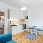 Jazz & Wine & Next To Sea Garden & Parking & Hbo & Netflix & 2 Bathrooms * 瓦爾納