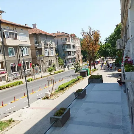 Апартамент Jazz & Wine & Next To Sea Garden & Parking & Hbo & Netflix & 2 Bathrooms