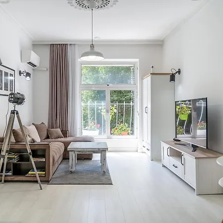 Jazz & Wine & Next To Sea Garden & Parking & Hbo & Netflix & 2 Bathrooms Варна