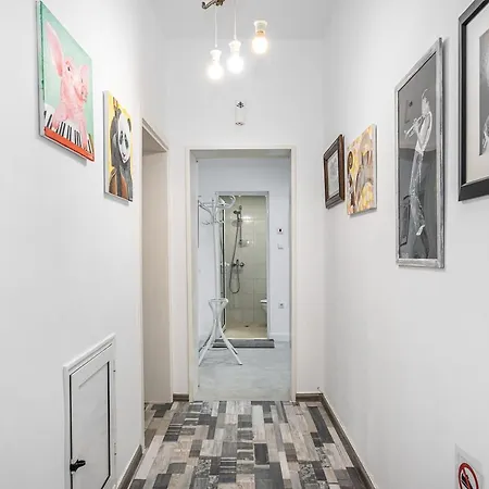 Апартамент Jazz & Wine & Next To Sea Garden & Parking & Hbo & Netflix & 2 Bathrooms