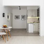 Jazz & Wine & Next To Sea Garden & Parking & Hbo & Netflix & 2 Bathrooms Apartment