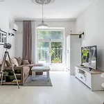 Jazz & Wine & Next To Sea Garden & Parking & Hbo & Netflix & 2 Bathrooms Varna