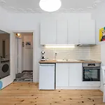 Apartment Jazz & Wine & Next To Sea Garden & Parking & Hbo & Netflix & 2 Bathrooms