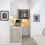 Apartment Jazz & Wine & Next To Sea Garden & Parking & Hbo & Netflix & 2 Bathrooms *