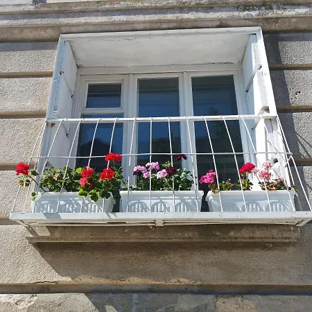 Jazz & Wine Apartment & Next To Sea Garden & Parking & Hbo & Netflix & 2 Bathrooms Apartment *