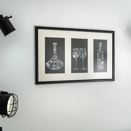 Jazz & Wine Apartment & Next To Sea Garden & Parking & Hbo & Netflix & 2 Bathrooms Warna