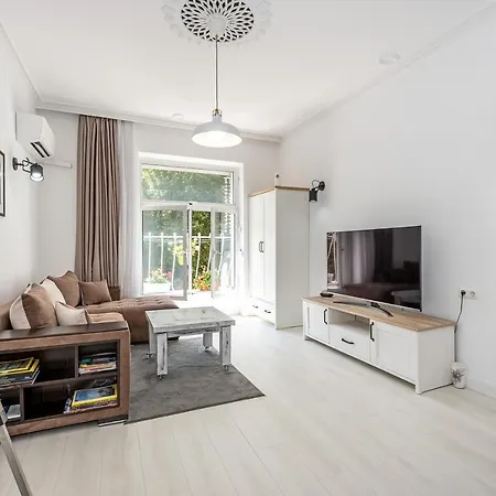 Jazz & Wine & Next To Sea Garden & Parking & Hbo & Netflix & 2 Bathrooms Appartement *