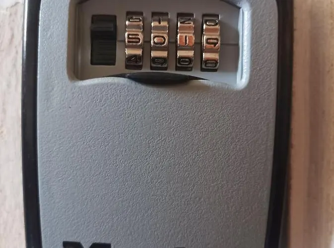 Jazz & Wine Apartment & Next To Sea Garden & Parking & Hbo & Netflix & 2 Bathrooms * 바르나