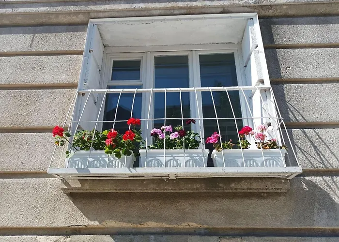 Jazz & Wine Apartment & Next To Sea Garden & Parking & Hbo & Netflix & 2 Bathrooms Apartment *