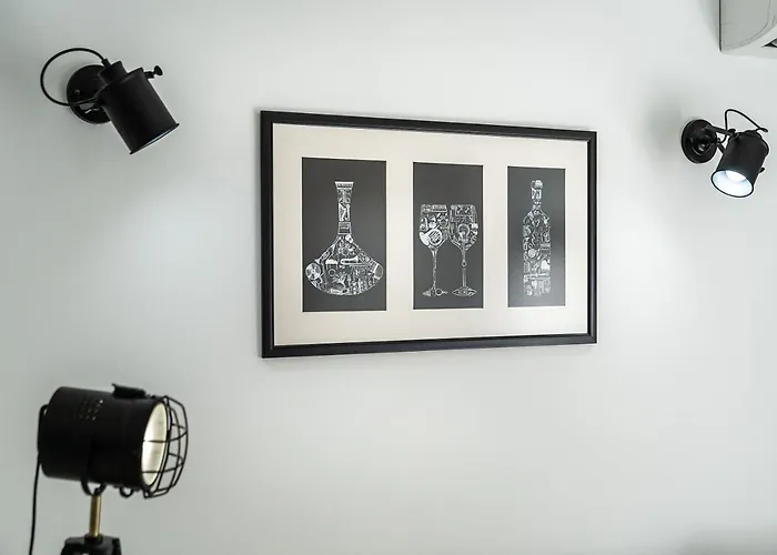 Jazz & Wine Apartment & Next To Sea Garden & Parking & Hbo & Netflix & 2 Bathrooms 바르나