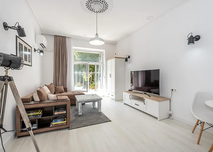 Jazz & Wine Apartment & Next To Sea Garden & Parking & Hbo & Netflix & 2 Bathrooms شقة *