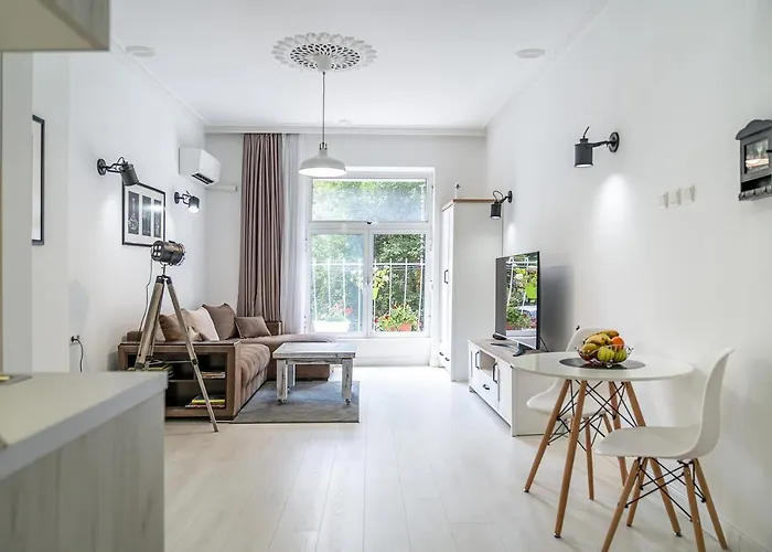 Jazz & Wine Apartment & Next To Sea Garden & Parking & Hbo & Netflix & 2 Bathrooms 아파트 *