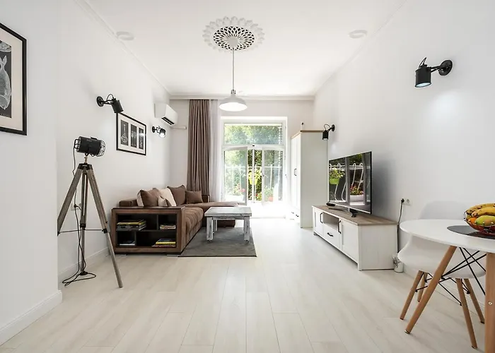 Jazz & Wine Apartment & Next To Sea Garden & Parking & Hbo & Netflix & 2 Bathrooms *