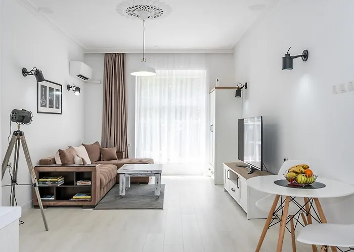 Jazz & Wine Apartment & Next To Sea Garden & Parking & Hbo & Netflix & 2 Bathrooms Warna