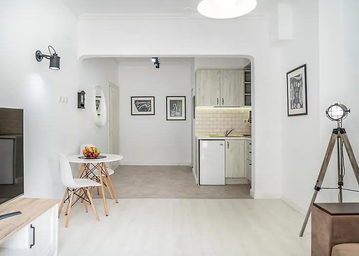 Jazz & Wine Apartment & Next To Sea Garden & Parking & Hbo & Netflix & 2 Bathrooms * 바르나