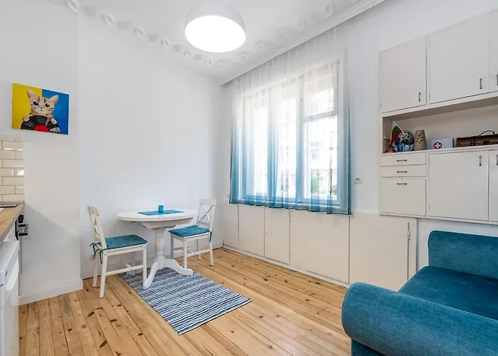 Boutique 100sqm apARTment&2 Bathrooms&Next to Sea Garden&Parking&HBO&Netflix *